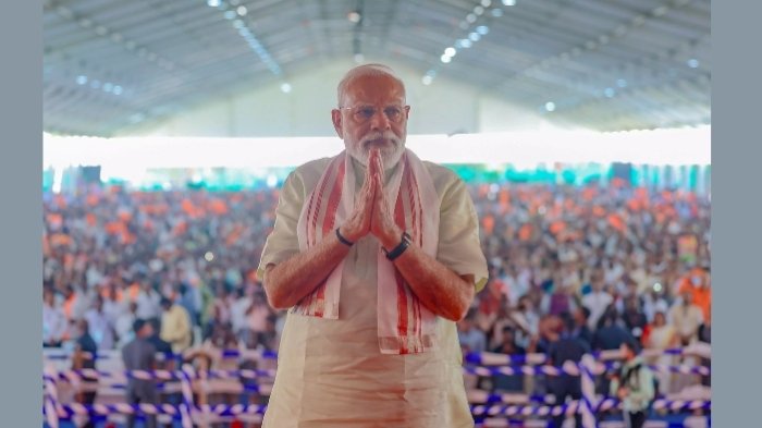 pm modi slams congress over fear campaign amid war tensions